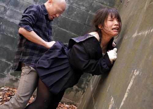 【喉奥イラマチオ】ストーカーに逃げ場の隅に追い詰められ男の性欲が尽きるまで犯され続けた純朴な女子高生たち