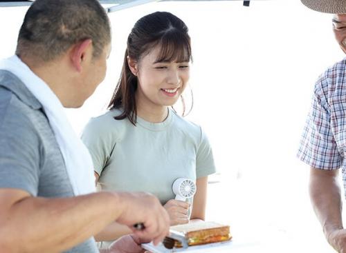 夫婦で参加した2泊3日のキャンプで町内会のおやじたちにマワされ続けた妻…