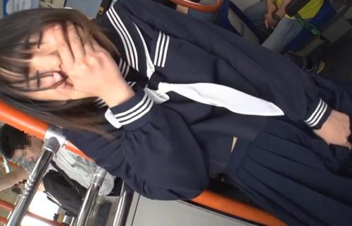 通学中の田舎の女子●学生にビッグバンローターを装着！イって腰が砕けても無理矢理立たせて無毛マンコに追撃激ピストン中出し！