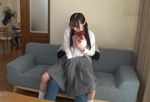【中出し】おい、ウソだろ…？膝の上に乗ってきた思春期の姪っ子がスカートの中でこっそりチンポを入れてきた！！