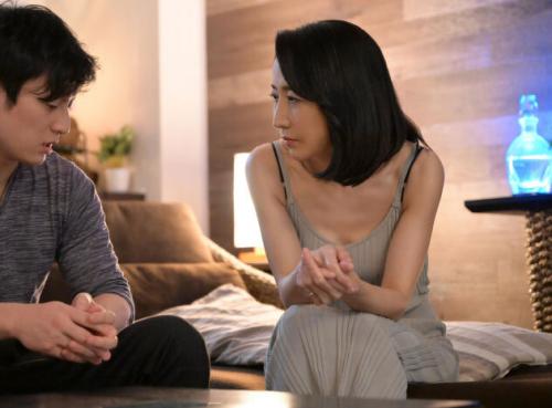 【母子相姦】上京するまでの最後の3日間、異常すぎる母の息子愛に応えてついに近親相姦セックスしてしまった