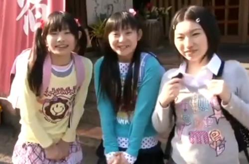 身長145cm未満のロリ女優3人が女子小学生のフリして男湯に突撃！一般客の男性にHなイタズラをする神企画ｗ