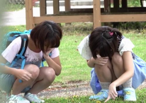 【集団レイプ】公園の公衆トイレに入ってきた女子小●生を狙った連続とじ込めレイプ事件の犯行映像