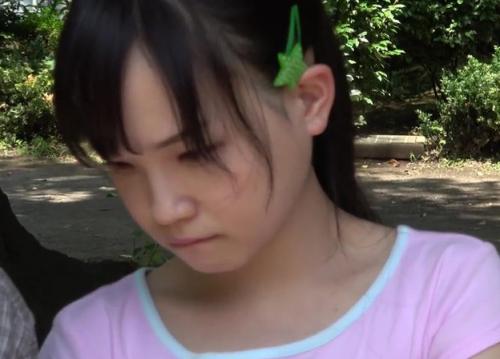 今日、家族に売られました。学校から帰ったらおじさんの前で裸になるように言われた生活保護の娘