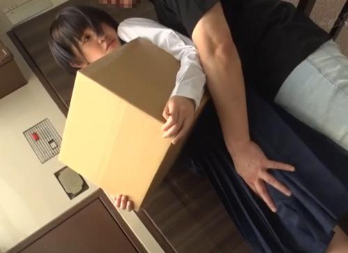 同じマンションに住む女子中学生の子供マンコをイクまで毎日痴漢し続けてついにチンポを入れた日