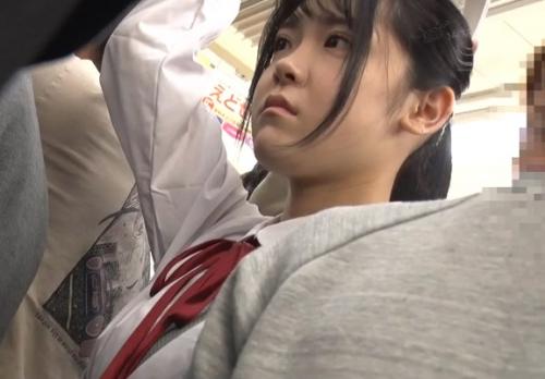 初めて痴漢被害にあった優等生女子●学生、ロングスカートの中で初イキ潮を撒き散らしてしまう…