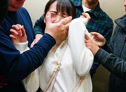 逃げ場のない絶望密室レイプ！トイレの個室に閉じ込められて泣きながら犯されるしかなかった美女たち