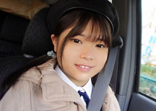 本当にチンポ入れていいのか…？見た目が完全に女子小●生なミニマム少女とパイパン中出しSEX！