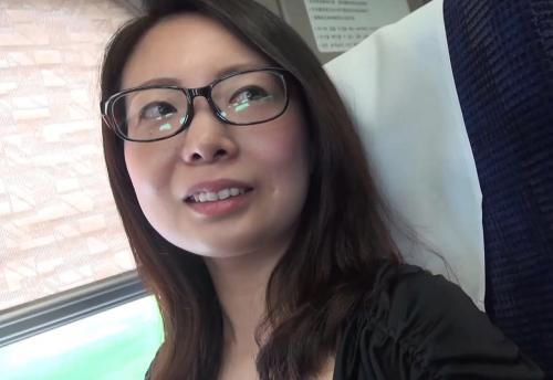 【人妻不倫旅行】結婚4年目　主婦34歳　子なし。全くSEXしてくれない夫に我慢の限界がきた人妻が初めて他人チンポを受け入れた日
