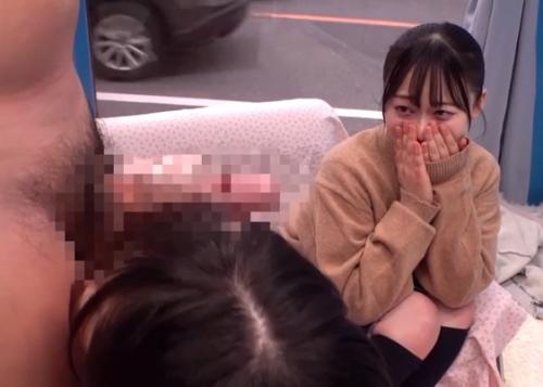 【JKナンパ】目の前でセックスを見せつけられてパンツびしょ濡れになったウブな女子校生はチンポを拒めない！