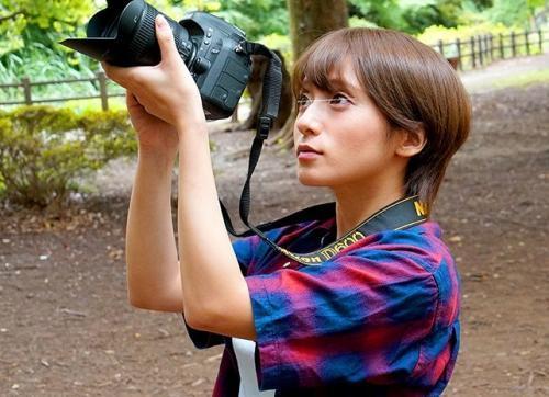 痴漢にクリ責めされてイキそうなのにクールに強がるボーイッシュ娘をガチイキするまで何度も巨根を打ちつける鬼畜レイプ！