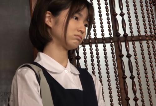今日、家族に売られました。学校から帰ると知らないおじさんの前で脱ぐように母親に言われた生活保護の娘