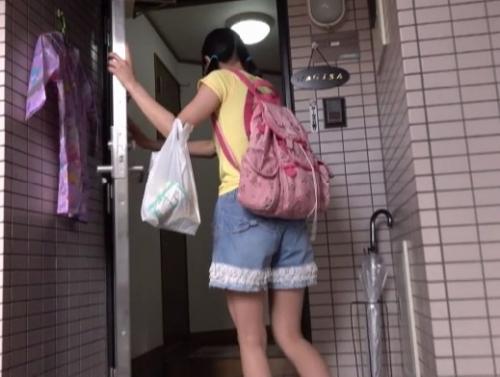 【閲覧注意】両親は共働きで不在。一人で留守番中の女子小●生を狙った自宅押し込みレイプ映像