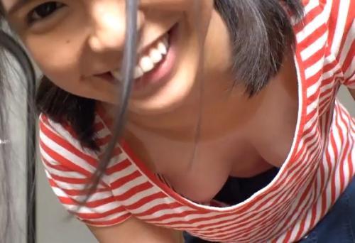 もう高学年なのにノーブラで無邪気にはしゃぐ姪っ子の乳首が見えて勃起が止まらない！！！
