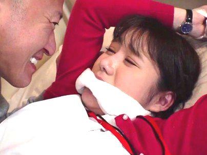 ＜中出しレイプ！！＞見回りに来た新米ナースちゃんが鬼畜な男に強引にエロ行為に持ち込まれちゃう！！！