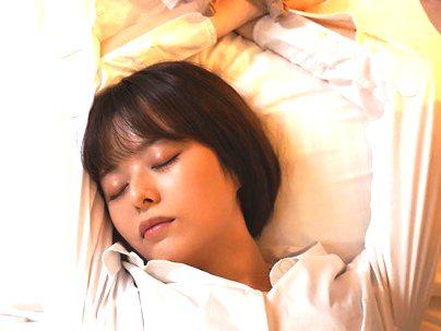 ＜月乃ルナ＞巨乳オッパイの可愛すぎ美少女OLが同期男に犯されていくうちに・・・・