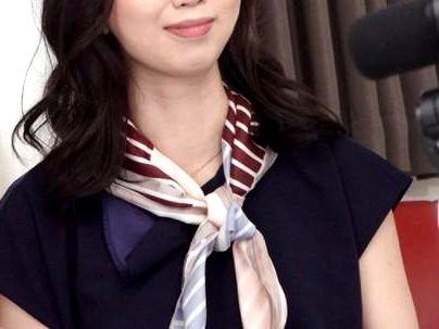 ≪44歳≫『デビュー！』体の柔らかい人妻熟女が夫を裏切りまさかのＡＶ出演しちゃうぞ！無料エロ動画ｗｗｗ