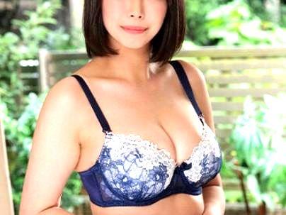 ≪初撮りEカップ≫『ドM人妻AVデビュー！真面目そうな人妻熟女が旦那に内緒で他人棒で浮気不倫セックスしちゃうｗｗｗｗｗ