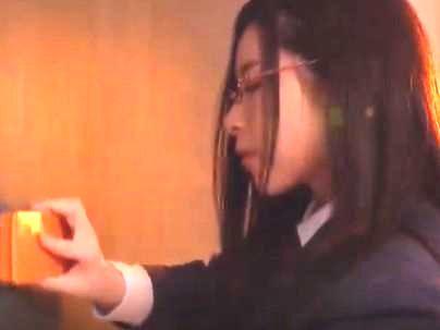 ≪常に食い込む≫『Tバック！』真面目そうな清楚系美少女がパンチラ誘惑してくるから我慢限界で一線超えちゃうｗｗｗｗ