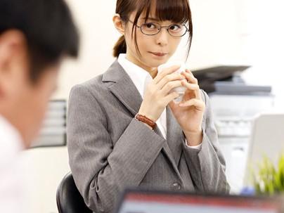 ≪地味な後輩≫『女子社員！』真面目そうな清楚系OLが会社で先輩M男を調教してやりたい放題しちゃうぞ！