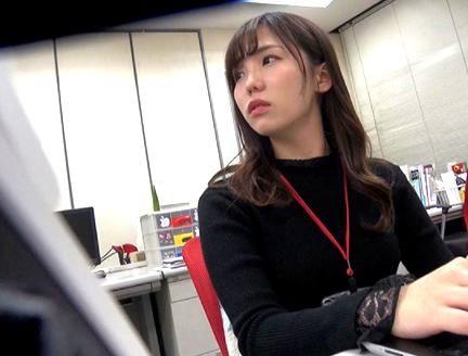 ≪女子社員≫『ハケンの佐々木さん』真面目そうな可愛い童顔美少女が見せる恥じらいながらオチンポガン見ｗｗｗｗ