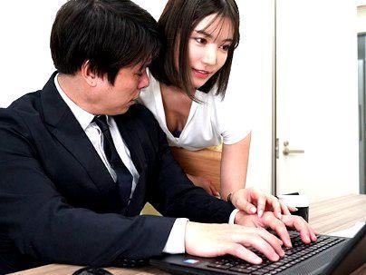＜楓カレン！＞「エロい後輩OLちゃんｗ！」ホテルへお持ち帰りすっぞ！まじかよ？絶倫女でたまんね～(アダルト動画)