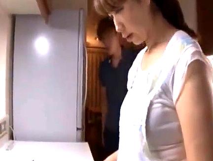 ≪義母寝取られ≫『40代熟女！』性欲我慢できずに娘婿と禁断近親相姦セックスしちゃう！！裏切りの不倫寝取られ