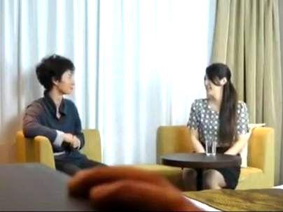 ≪山手沿線駅前≫『人妻を口説き落とす！』性欲高めの人妻熟女がナンパゲットされて他人棒で浮気不倫セックスしちゃうｗｗｗ