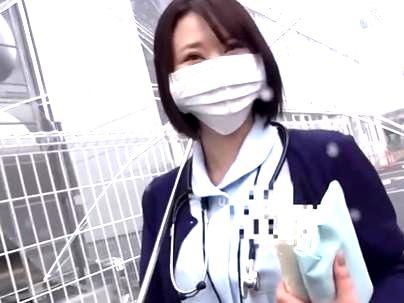 ≪マジックミラー号≫『素人企画！』オッパイ大き目のカワイ子ちゃんナースがアナルVスポットを刺激ｗｗｗｗ