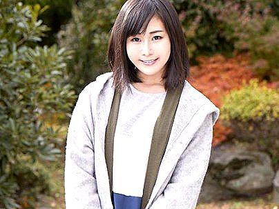 ＜素人美女！＞清楚系上品な感じのカワイ子ちゃん奥さん！ＭＭ号でネトラレエロ行為に発展シチャウゾ！