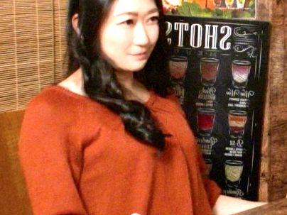 ＜相席居酒屋！＞「いいですよ…♡」欲求不満が募った素人奥さん！口説かれてエロ行為になるぞ！