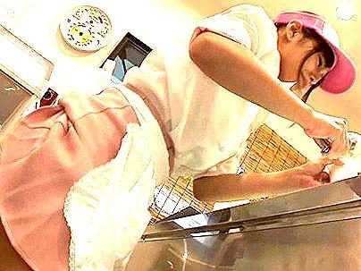 ＜バイト娘！＞滅茶苦茶カワイ子ちゃんバイト女子！接客中に顔を紅潮させながらエロ行為されるぞ！