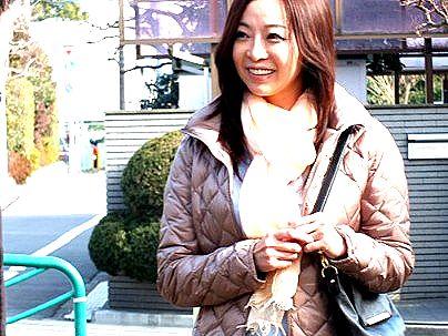 ＜KAORI！＞友人の母親と少年の禁断物語！上品な感じの奥様が若い男のチンポでもだえるゾ！