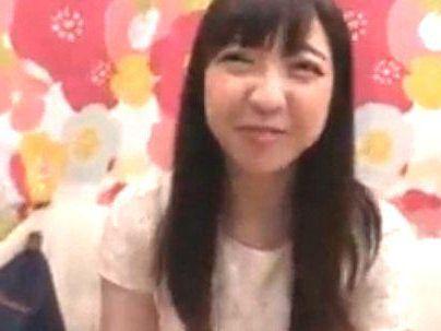 ≪人妻ナンパ≫『欲求不満を解消！』性欲高めの人妻が若い男のオチンポ手コキしてオマンコで受け止めちゃうｗｗｗｗ