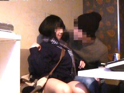 ≪カラオケ店≫『従業員！』小柄なカワイ子ちゃんがカラオケ店でガチパコセックスしちゃうぞｗ