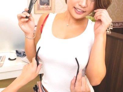 ＜美容師かほさん！＞ショートカット滅茶苦茶カワイ子ちゃん...お客様とエロ行為になっちゃうゾ！！！！