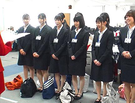 ≪SOD女子社員≫『新入社員バスツアー！』ジャパニーズ.お.も.て.な.し.素人の男性オチンポしごいてくれちゃうエロ企画！！