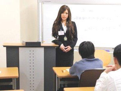 ≪静寂に犯●れた≫『人妻試験官！』試験の時にカンニングを発見した美人スレンダー試験官が逆に犯されレイプされちゃうｗｗｗ