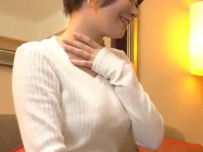 ≪素人≫【ナンパ】真面目そうなカワイ子ちゃん人妻がナンパされてエロ行為になっちゃうぞｗｗｗｗ