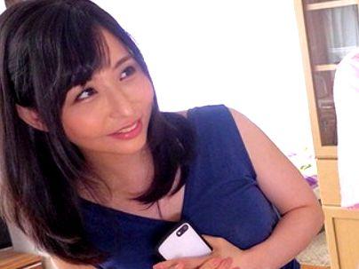 ≪社員寮NTR≫『出張不在！』見かけによらずエロい行為大好きな人妻熟女が若い男と旦那を裏切る浮気不倫セックスしちゃうｗｗ