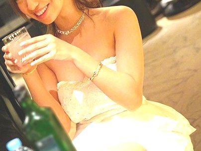 ＜大型キャバクラで見つけた！＞エッロイ体のカワイ子ちゃん巨乳キャバ嬢が酔ったノリでAVデビューしちゃう！！！！