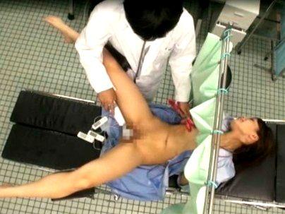 ≪産婦人科の先生≫『断するフリして』鬼畜な先生が患者さんのオマンコセクハラ行為で楽しんじゃうｗｗｗｗ