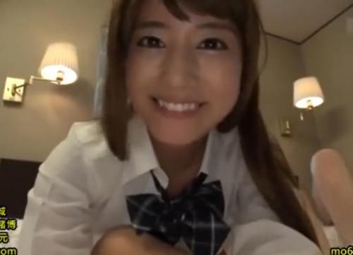 【初川みなみ JK】かわいい女子校生がインターネットカフェでオナニーとセックス♡即即！援交JK
