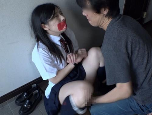 《自宅潜入・女子校生を拘束して強姦するストーカー》下校中のJKをつけ狙う性犯罪者　永井みひな