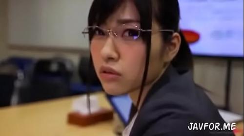 市川まさみ【真面目OL・オフィスで秘密の不倫SEX】男性上司に避妊具なしで生チンポをハメられ快感堕ち