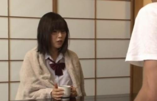 未成年者淫行《家出少女を自宅に泊めてやる代わりに種付けSEX》女子校生の幼い膣を、チンポでズボズボ凌辱