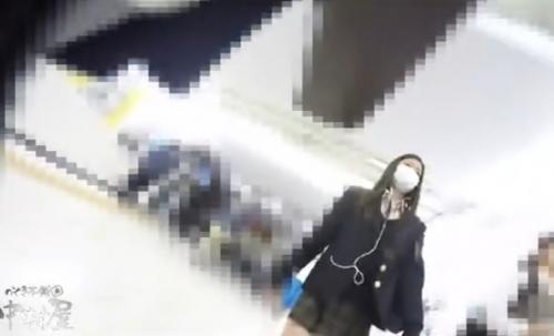 《盗撮動画》制服JKの生理ナプキン