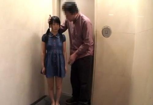 性交など考えたこともない小学生を、騙してホテルに誘導したロリおじさん。後は・・・