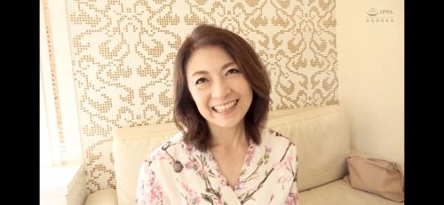 ギリ！クンニできるくらいのおばさん！ww