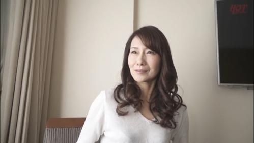 普通に綺麗でそこらへんにいそうなおばさんに中出しww